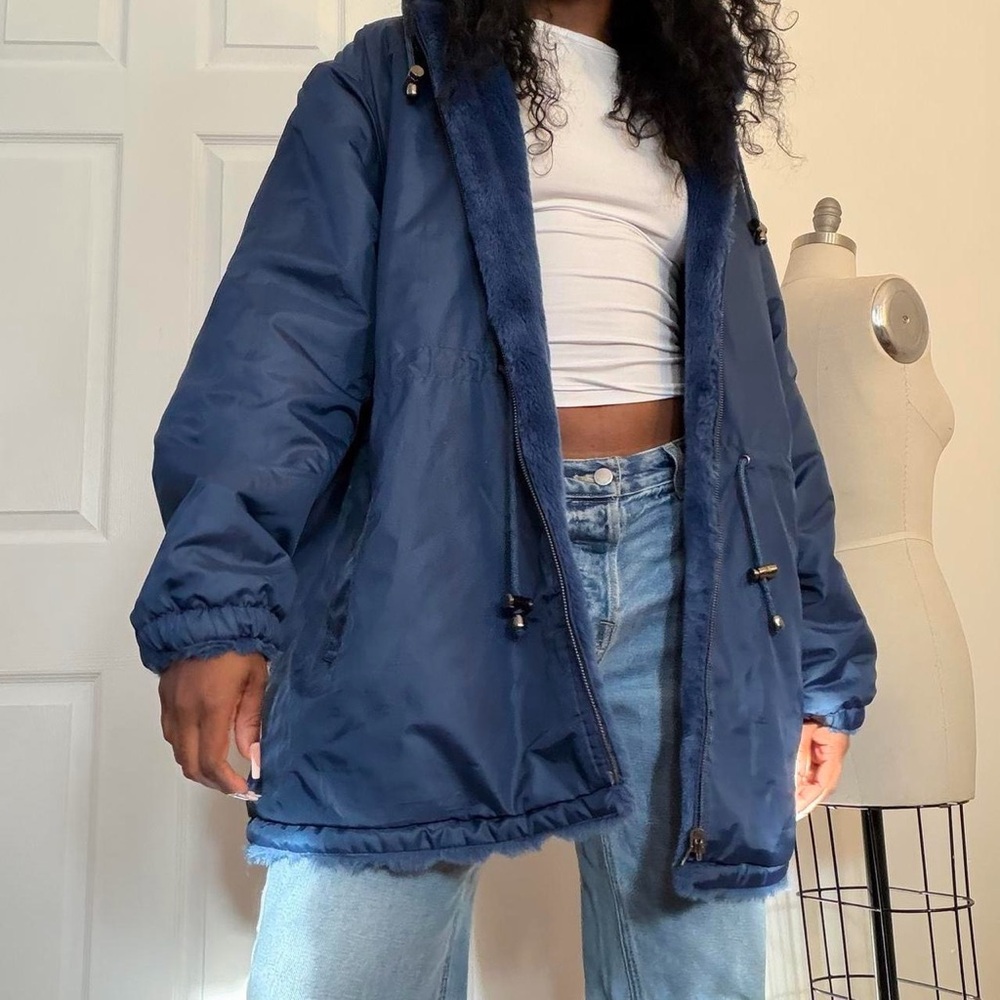 Deep blue faux fur hooded jacket with pockets - Picture 4 of 8